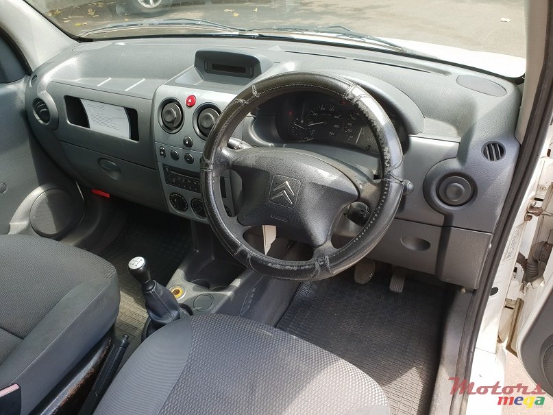 2011' Citroen Berlingo photo #6