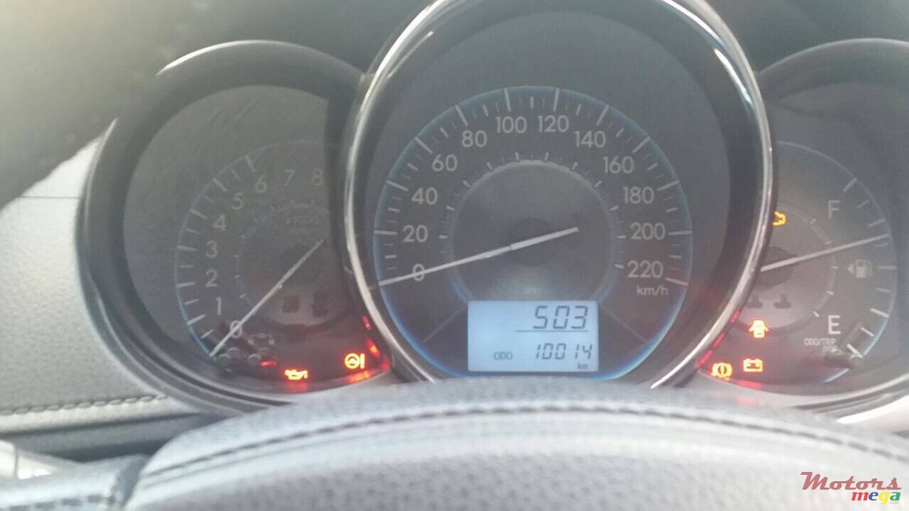 2017' Toyota Yaris photo #3