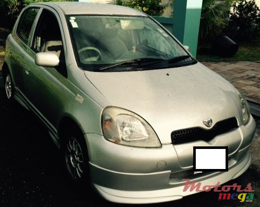 1999' Toyota Yaris Vitz photo #1