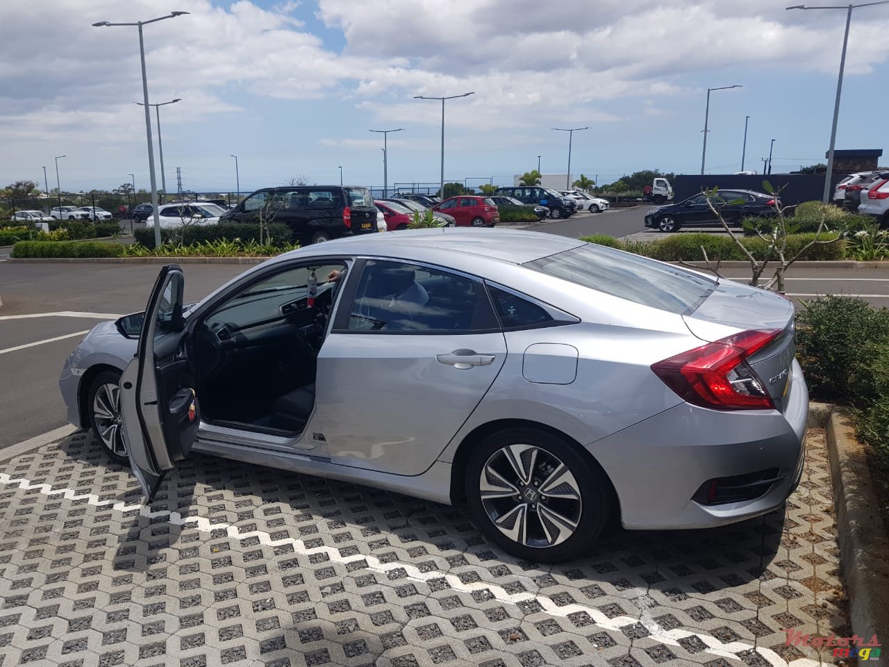 2020' Honda Civic photo #2