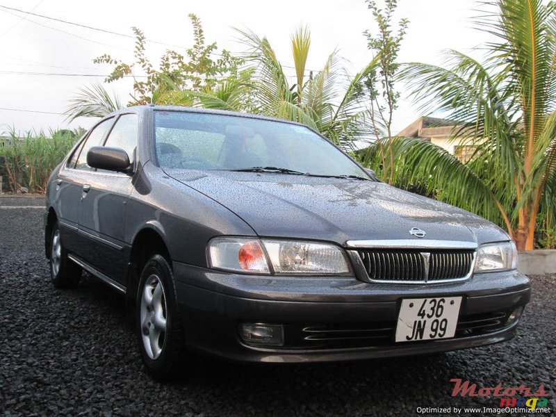 1999' Nissan Sunny photo #1