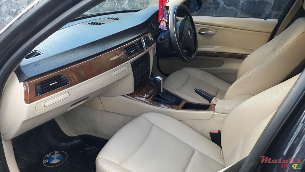 2006' BMW 3 Series 320i photo #4