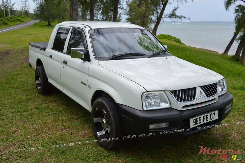 2007' Mitsubishi photo #2