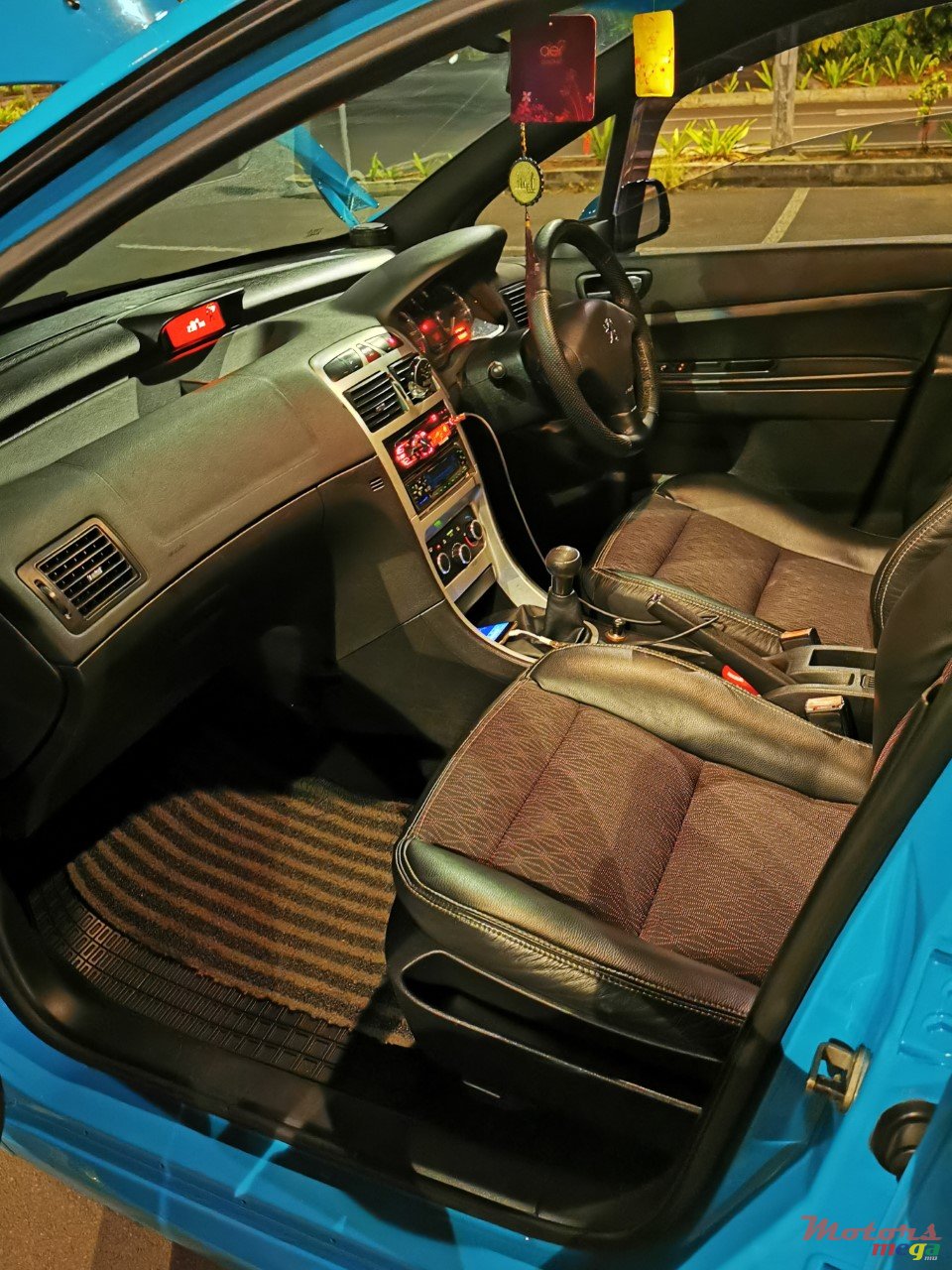 2008' Peugeot 307 photo #3