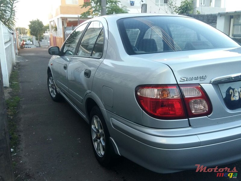 2002' Nissan Sunny photo #1