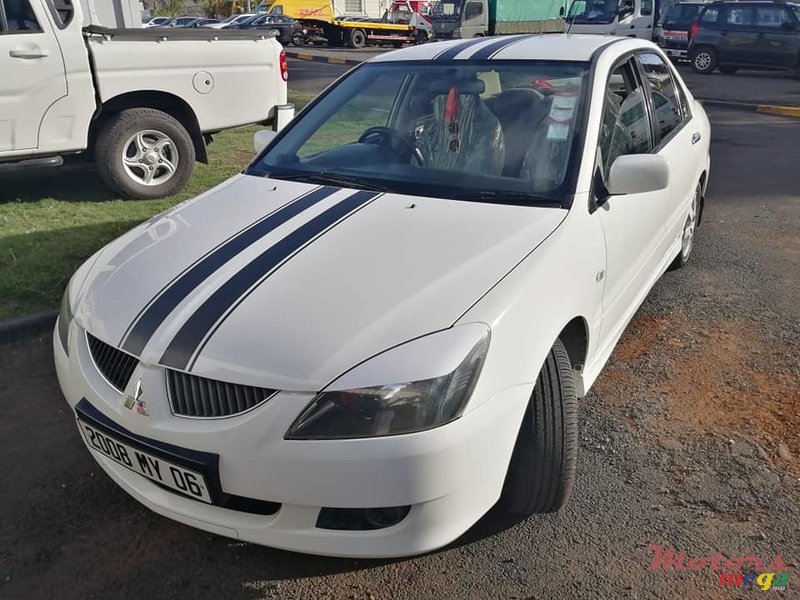 2006' Mitsubishi Lancer photo #4