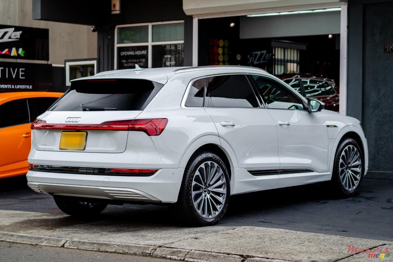 2021' Audi e-tron photo #5