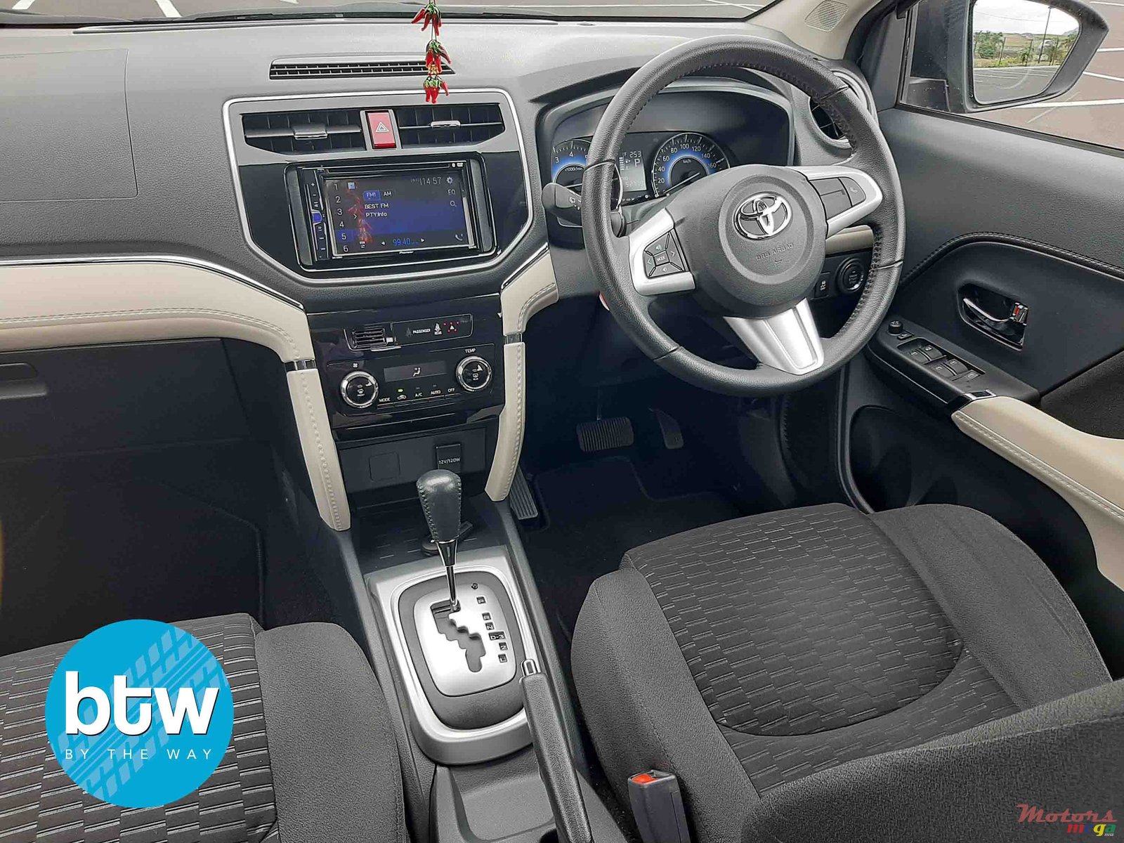 2018' Toyota photo #6
