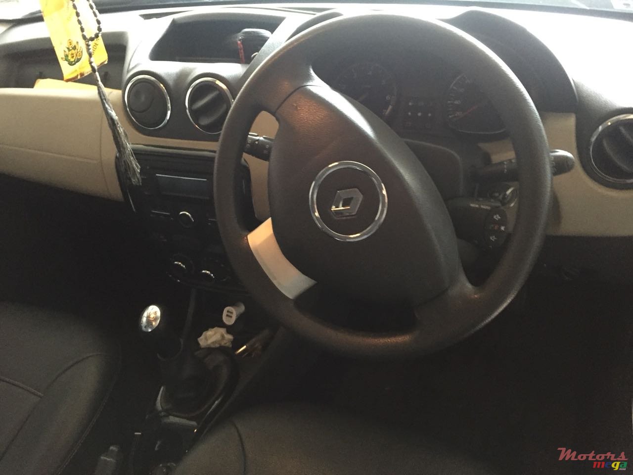 2013' Renault Duster photo #2