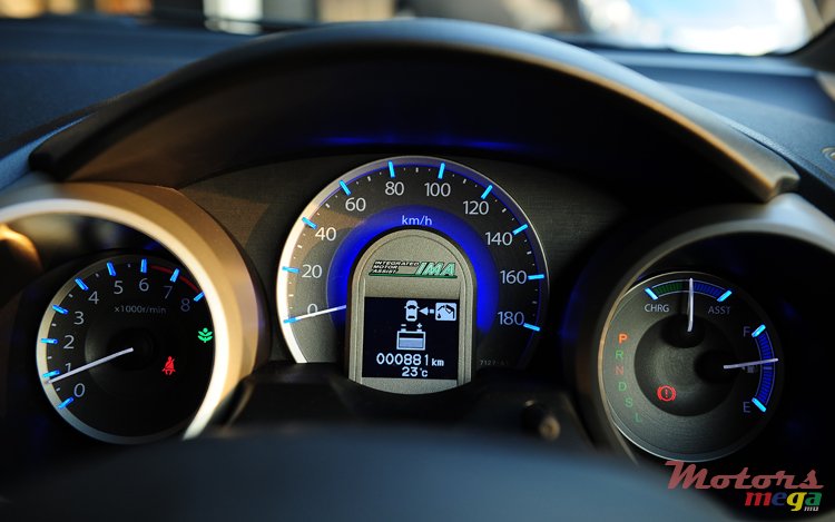 2011' Honda Fit Hybrid photo #5