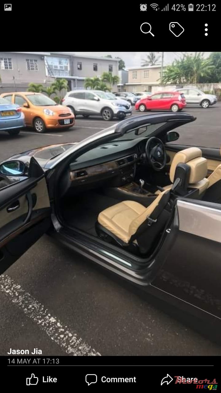 2010' BMW 3 Series Convertible photo #1