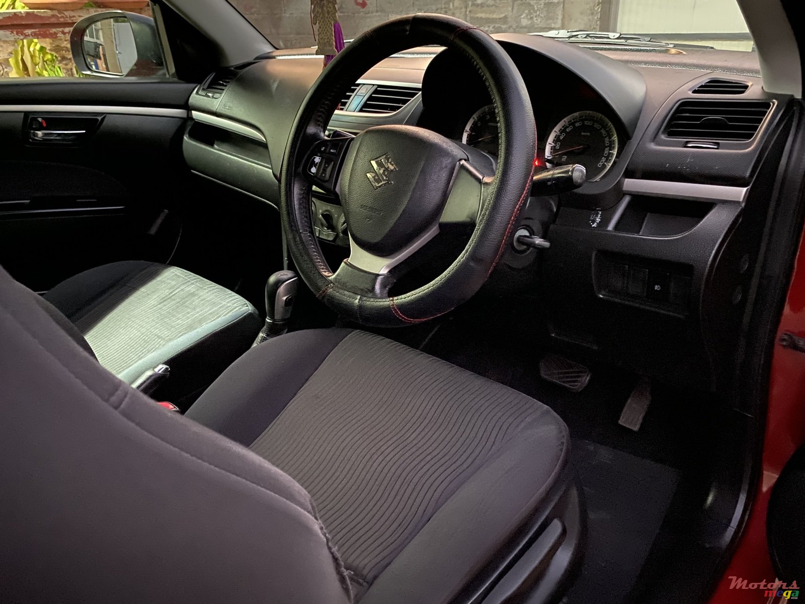 2012' Suzuki Swift Japan photo #7