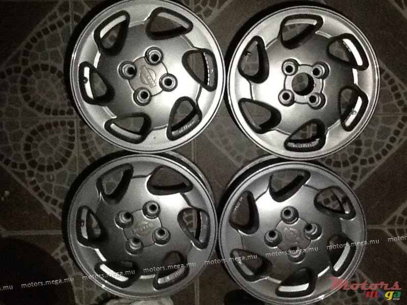 1997' Nissan Sunny photo #1