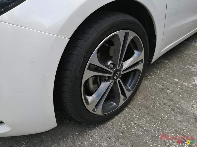 2013' Kia Cerato photo #4