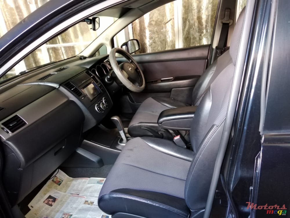 2007' Nissan Tiida photo #2