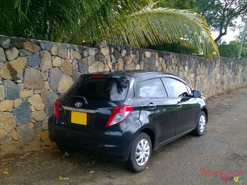 2012' Toyota Vitz photo #3