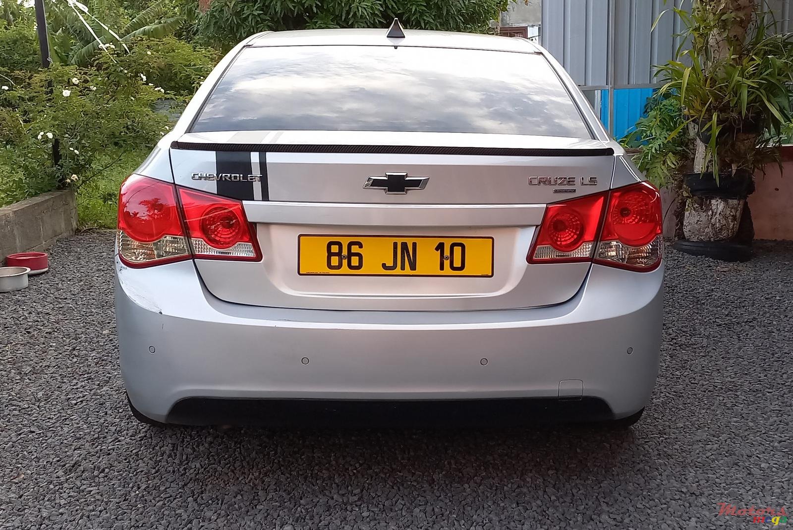 2010' Chevrolet Cruze photo #2