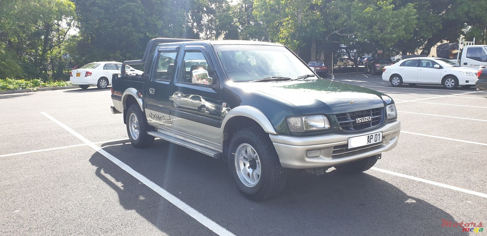 2001' Isuzu D-Max photo #1