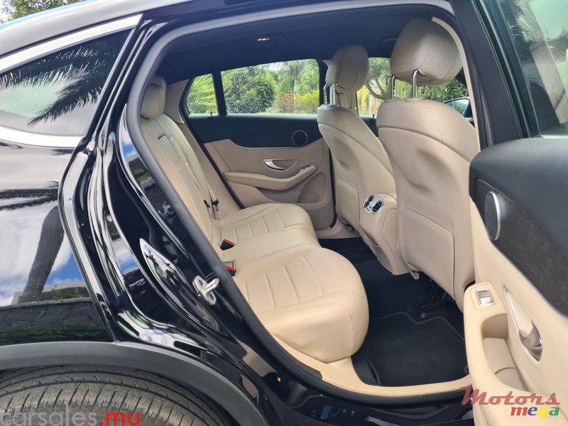 2021' Mercedes-Benz GLC 300 e Urban 4 Matic photo #5