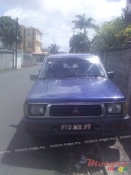 1997' Mitsubishi L300 L200 photo #1