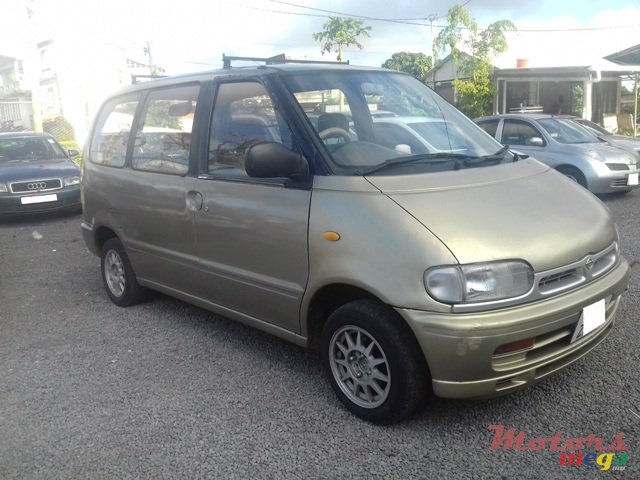 1994' Nissan Serena photo #1