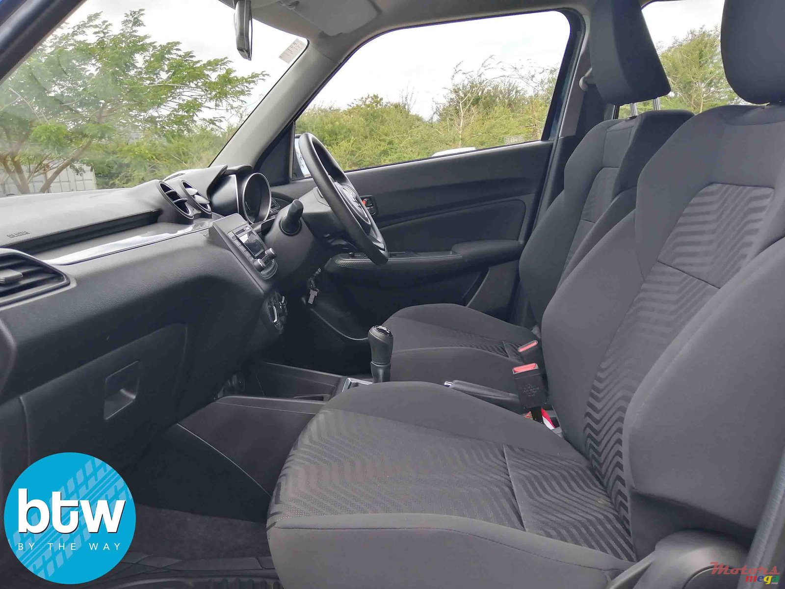 2019' Suzuki Swift photo #5