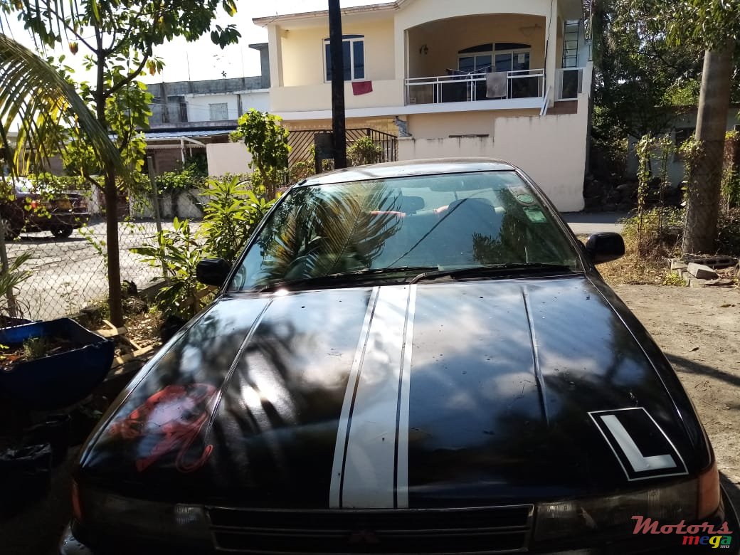 1990' Mitsubishi Lancer photo #1