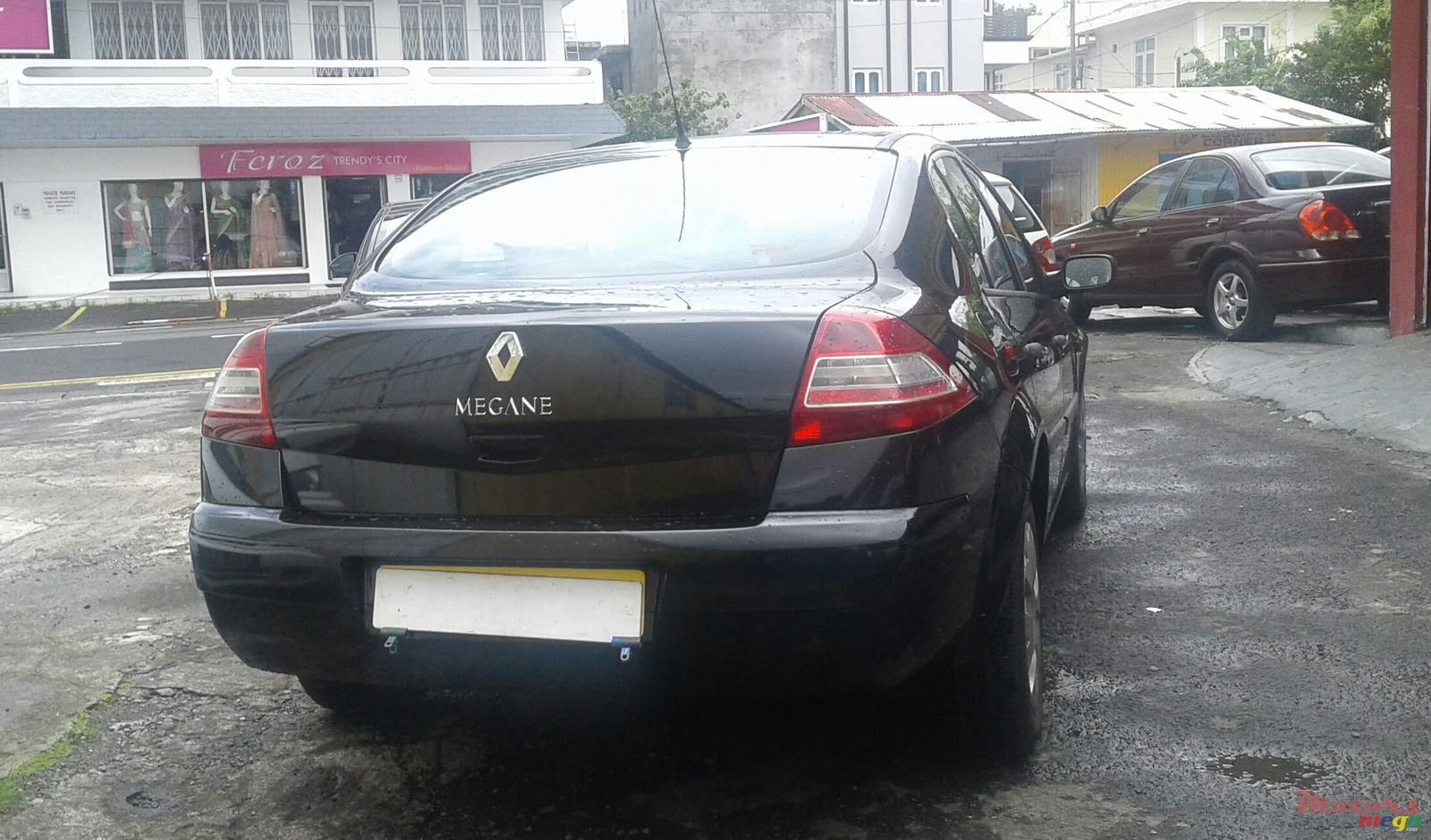 2008' Renault Megane photo #2