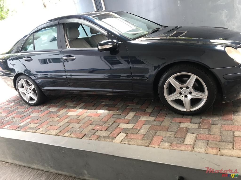 2002' Mercedes-Benz C-Class 180 photo #3