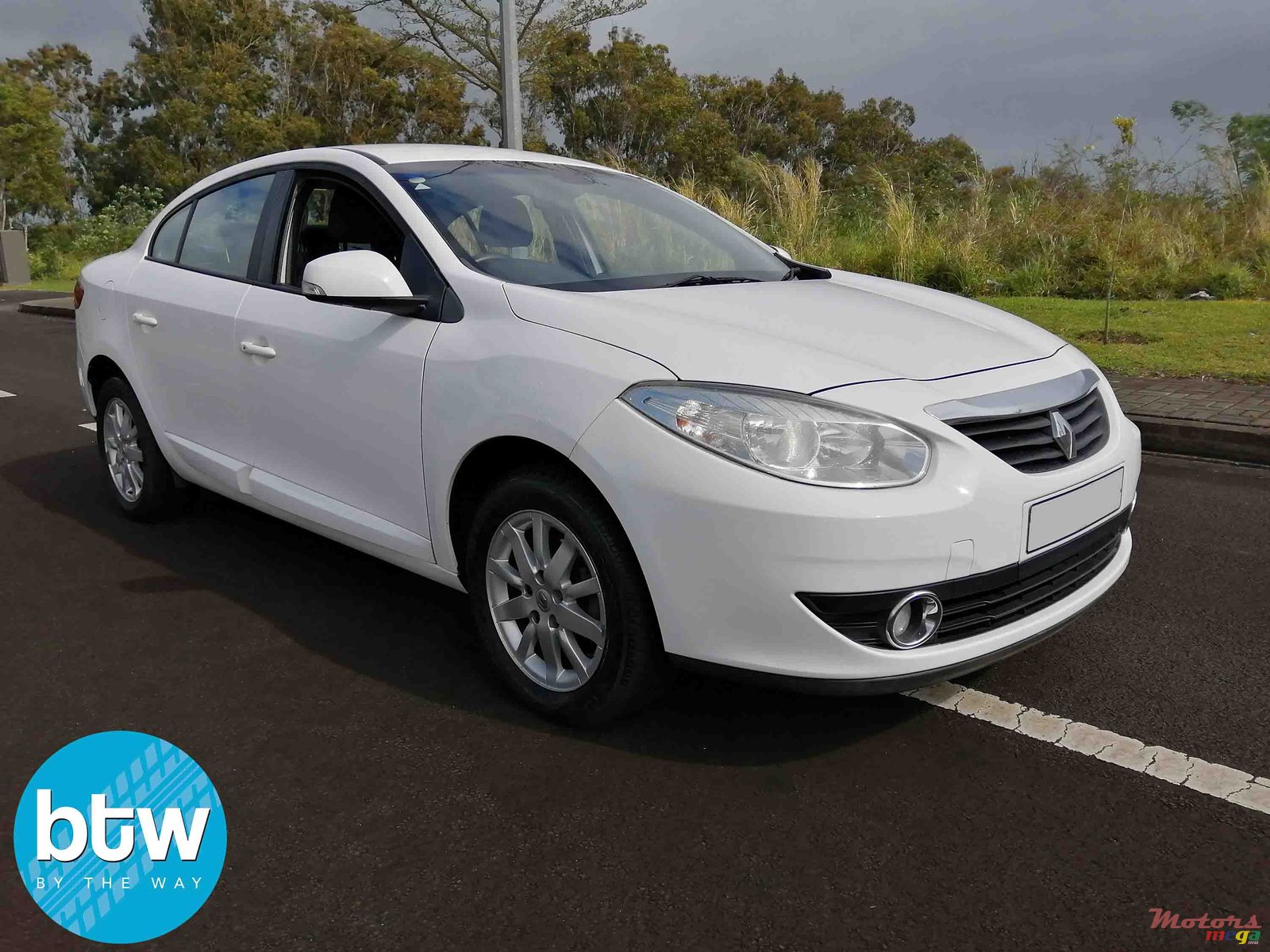 2012' Renault Fluence Automatic photo #1