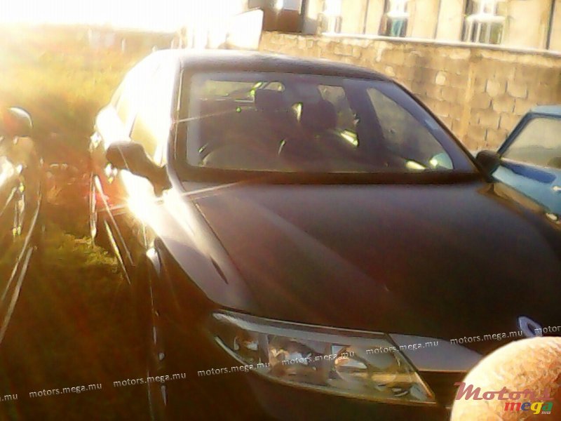 2003' Renault Laguna photo #1