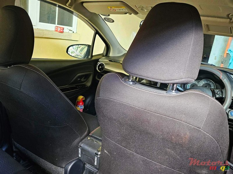 2018' Toyota Vitz Hybrid photo #2