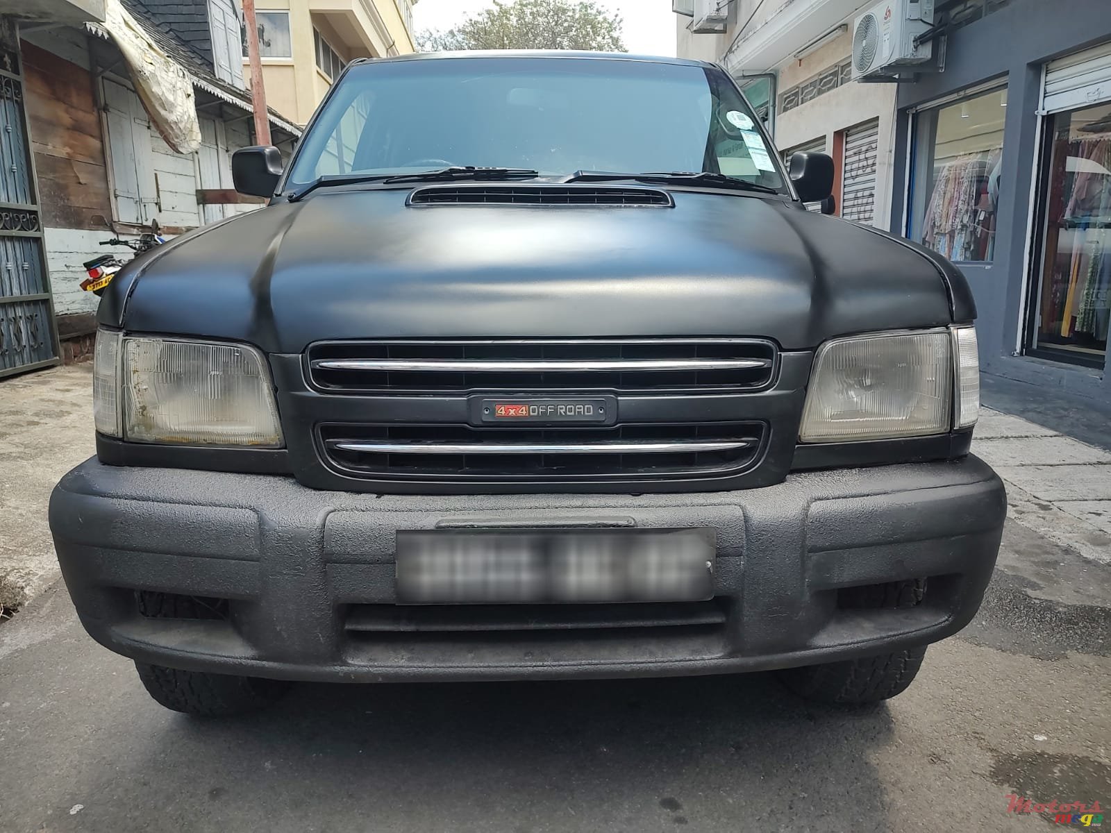 2002' Isuzu Trooper photo #1