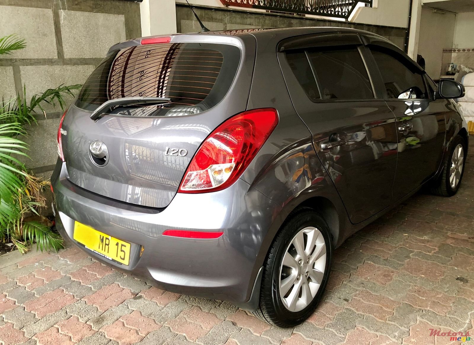 2015' Hyundai i20 LX photo #3