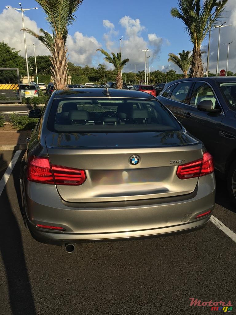 2017' BMW 318 photo #3