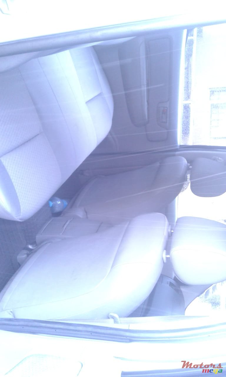 2010' Toyota Hilux photo #5