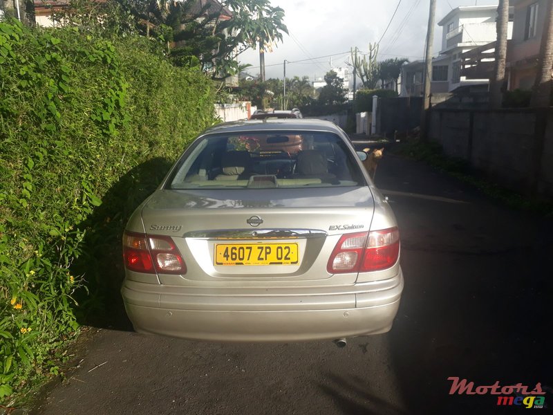 2002' Nissan Sunny photo #1