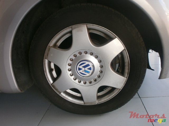 2000' Volkswagen Beetle photo #6