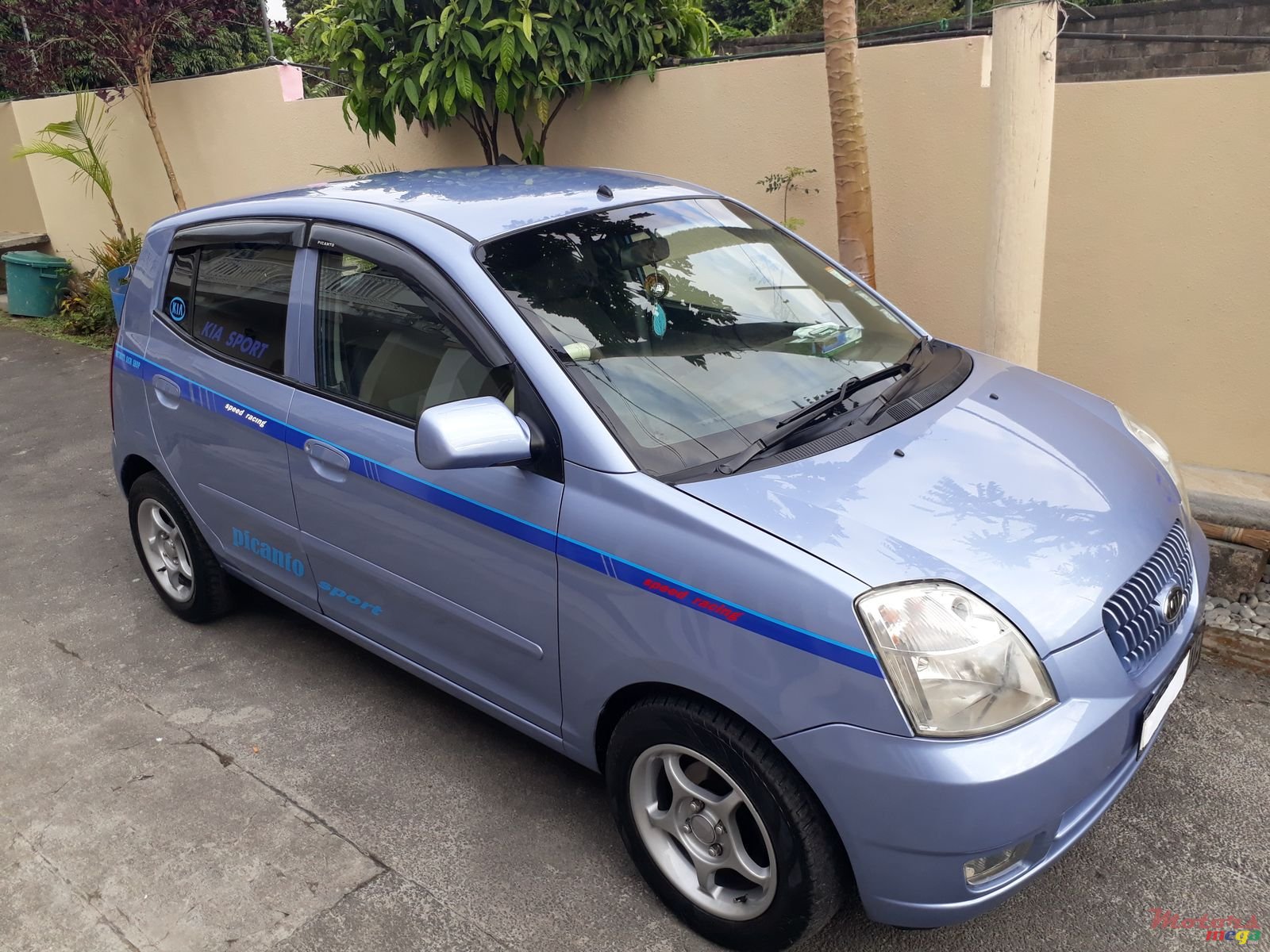 2008' Kia Picanto photo #2