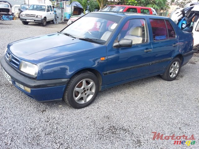 1994' Volkswagen Vento photo #2