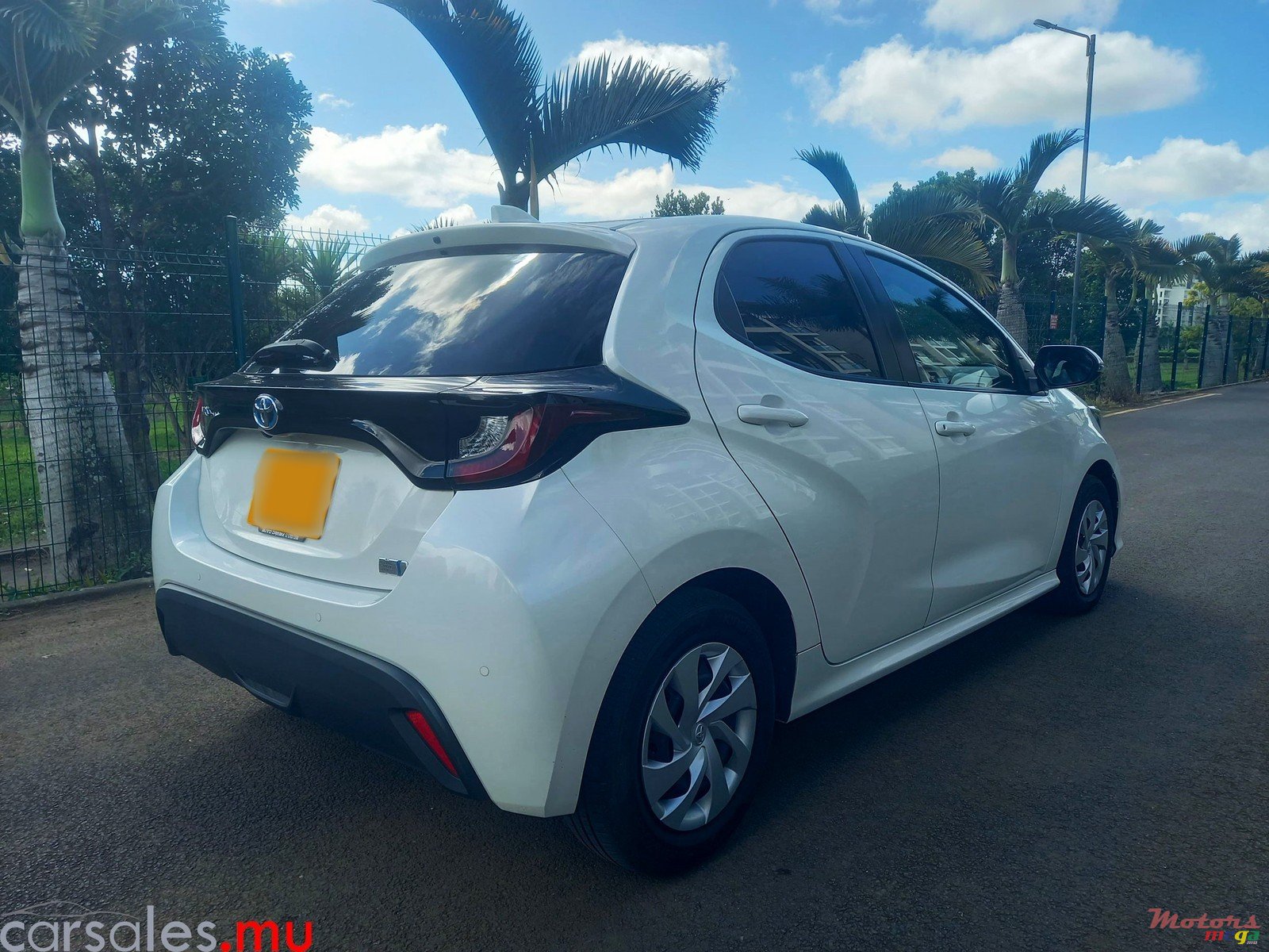 2021' Toyota Yaris 1.5 Hybrid photo #4