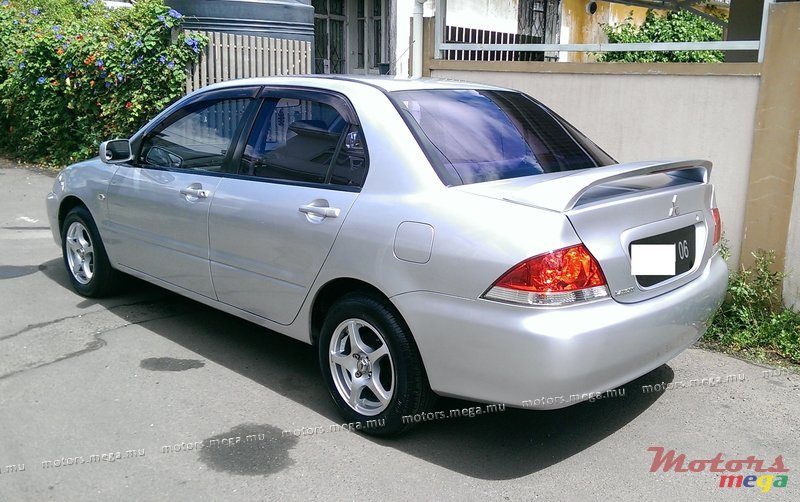 2006' Mitsubishi Lancer GLX photo #2