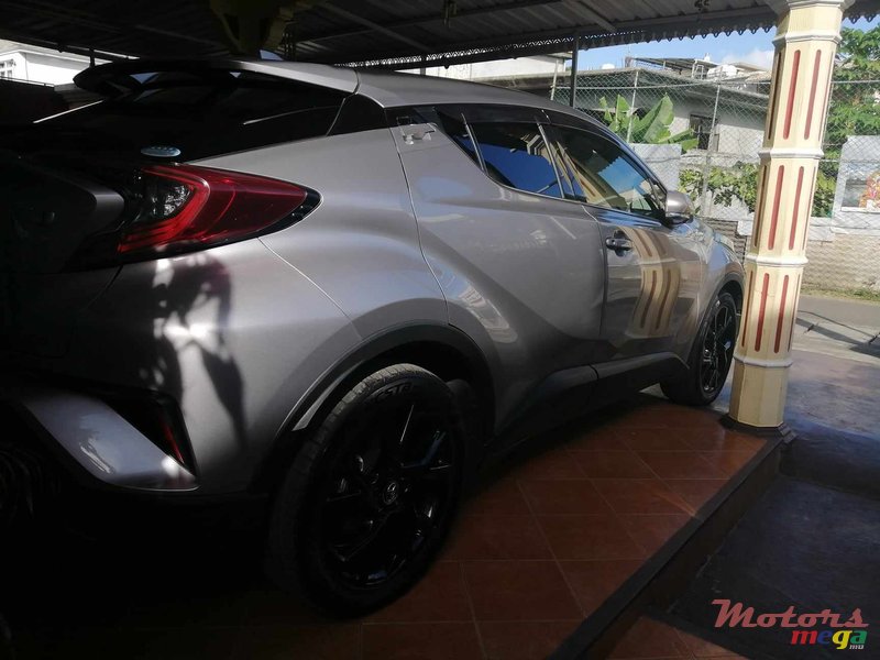 2019' Toyota C-HR photo #7