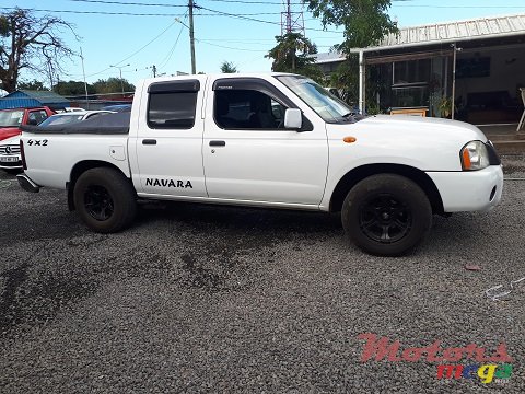2010' Nissan Navara 4X2 photo #1
