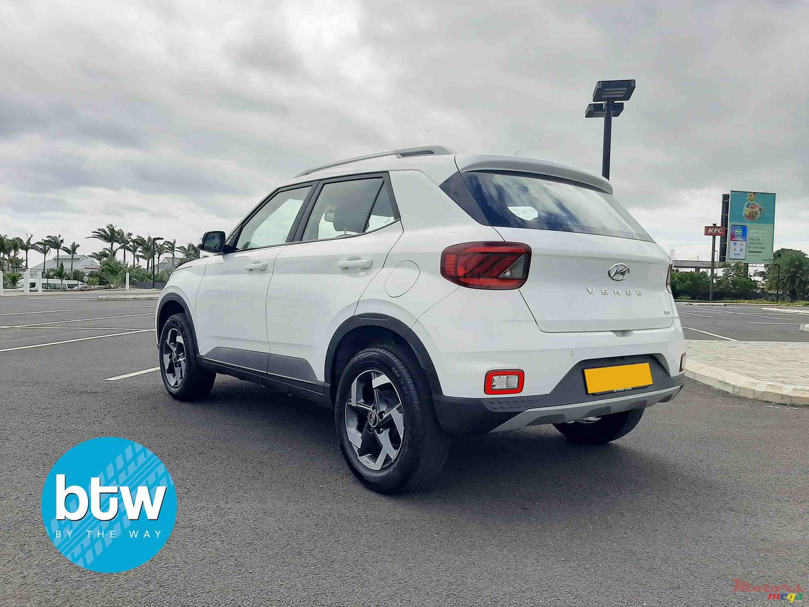 2020' Hyundai photo #3