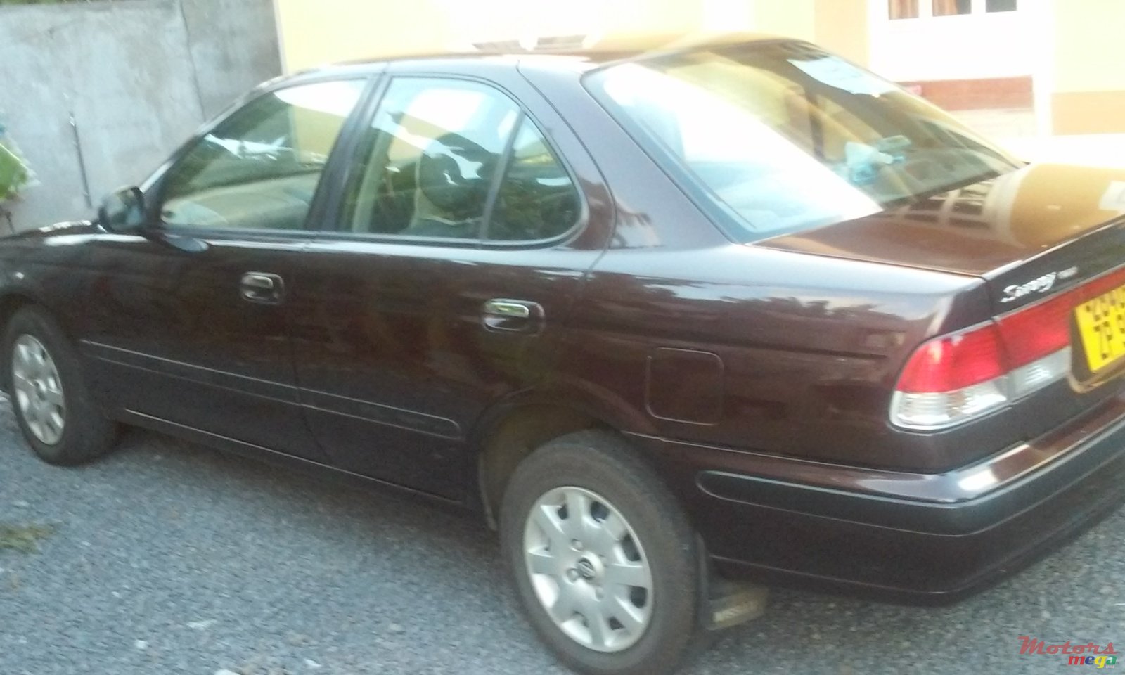 1999' Nissan Sunny photo #1