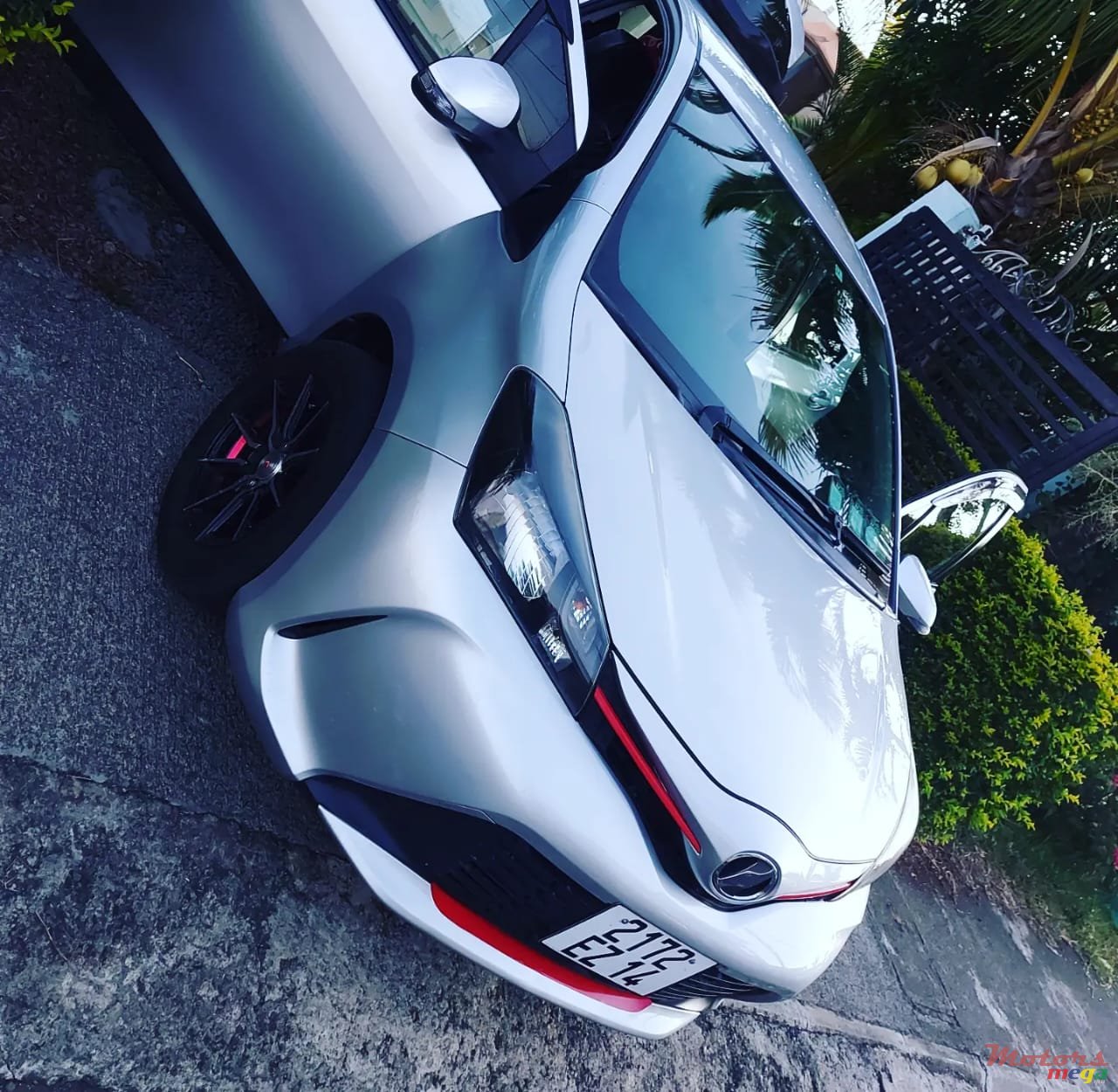 2014' Toyota Vitz Dorigine photo #1