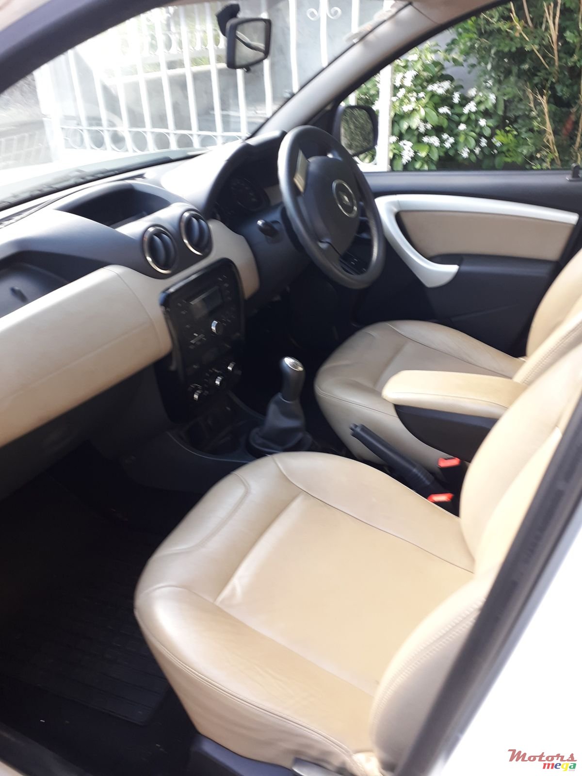 2013' Renault Duster Full Option photo #5