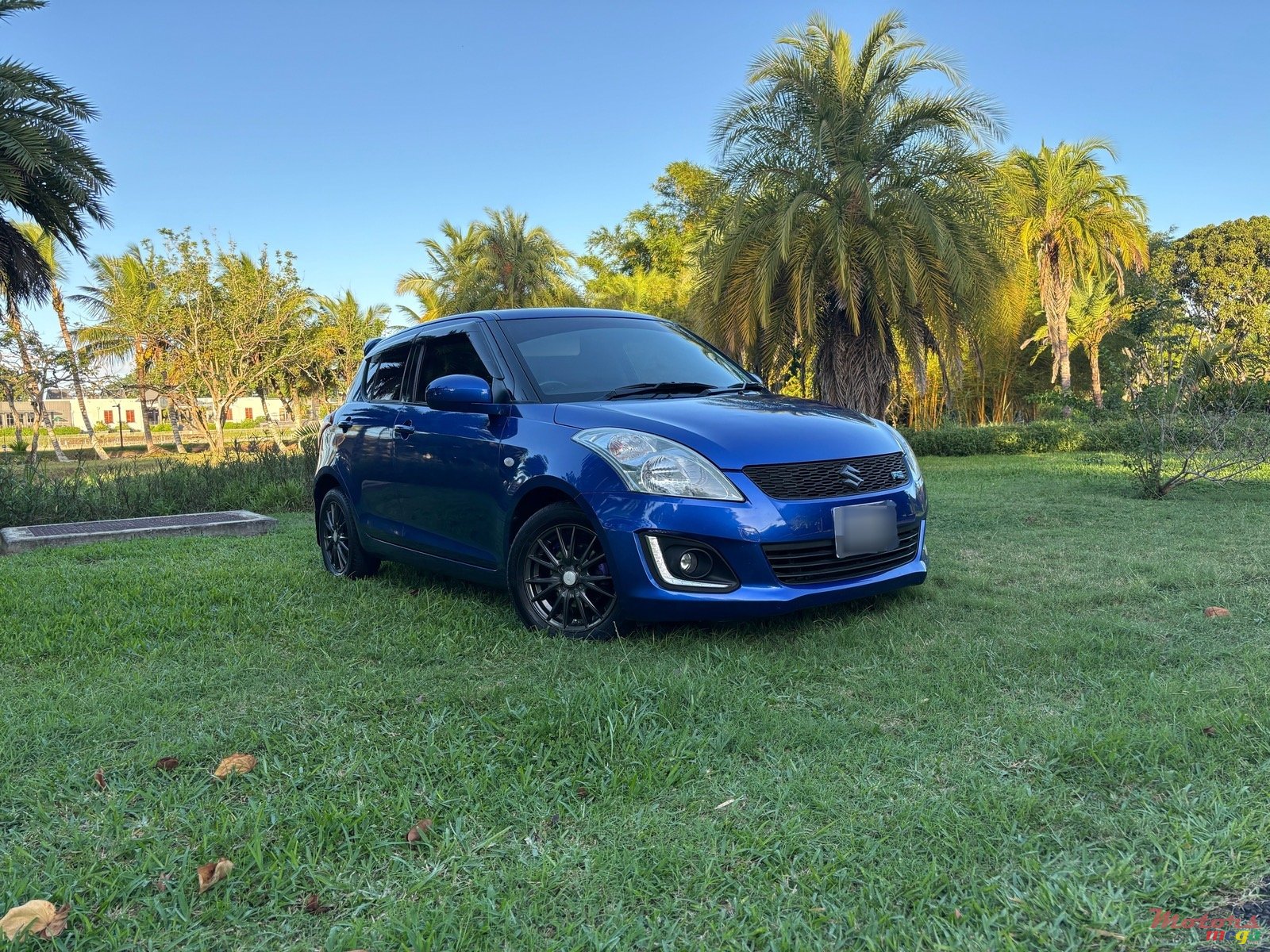 2014' Suzuki Swift photo #3