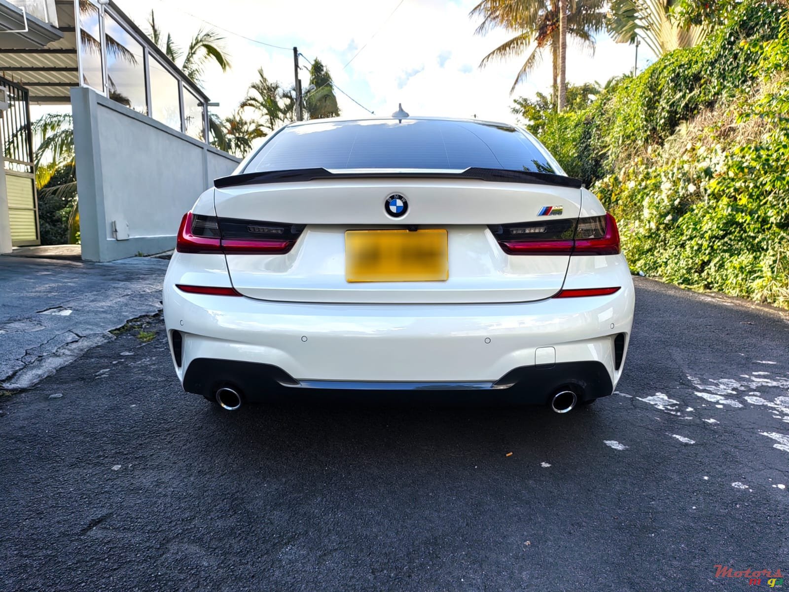 2021' BMW 330 photo #2